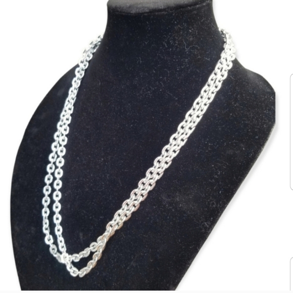 VINTAGE MADE IN GERMANY LONG SILVERTONED LIGHTWEIGHT ALUMINIUM CHAIN NECKLACE - Picture 2 of 5